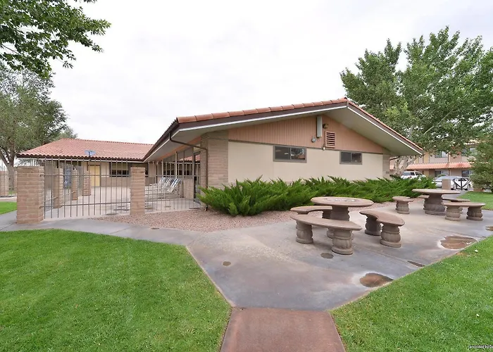 Western Canyon De Chelly Hotel 3*